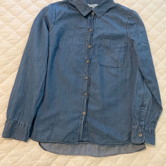 Old Navy Classic Denim Button Down Long Sleeve Top size Medium - Picture 3 of 6